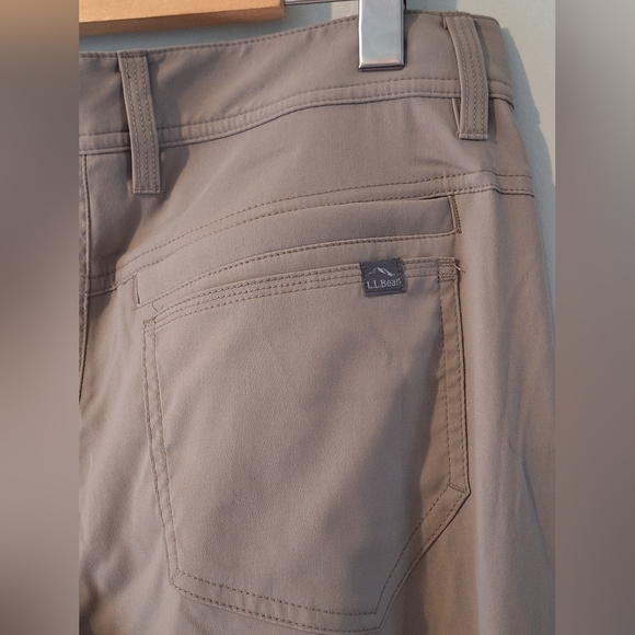 LL Bean Venture Stretch 5 pocket Pant. Size 30 - Picture 8 of 9